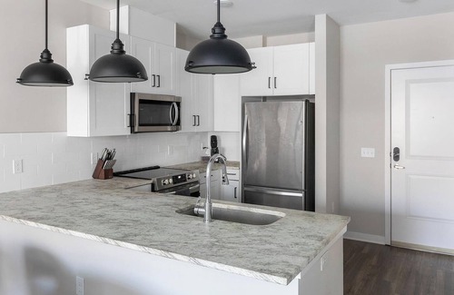 Huntsville Apartment | Landing at Laurel at Dry Creek - 1 Bedroom in E.