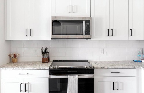 Huntsville Apartment | Landing at Laurel at Dry Creek - 1 Bedroom in E.