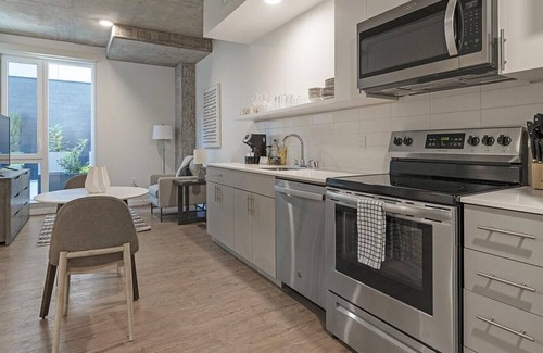 Mann Apartment | Landing at Madrone - 1 Bedroom in Central District