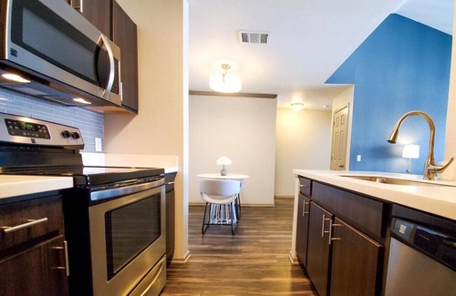 Denver Apartment | Landing at Mile 44 Apartments - 1 Bedroom in Downtown Denver