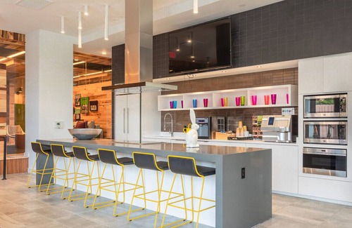 Baileys Crossroads Apartment | Landing at Mission Lofts - 2 Bedrooms in Downtown Falls Church