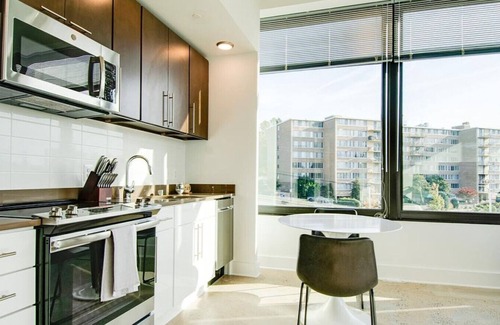 Baileys Crossroads Apartment | Landing at Mission Lofts - 1 Bedroom in Downtown Falls Church