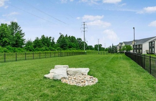 Lewis Center Apartment | Landing at Oak Creek at Polaris - 1 Bedroom in Downtown Columbus