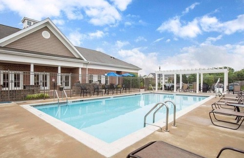 Ellicott City Apartment | Landing at Orchard Meadows Apartment Homes - 2 Bedrooms in Downtown Ellicott City