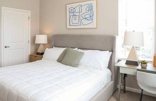 South Baton Rouge Apartment | Landing at Park Rowe Village at Perkins Rowe - 1 Bedroom in Oak Hills Place
