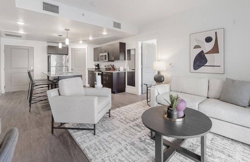 Draper Apartment | Landing at Point of View Apartments - 2 Bedrooms in Downtown Draper