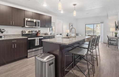 Draper Apartment | Landing at Point of View Apartments - 2 Bedrooms in Downtown Draper