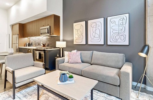Uptown Apartment | Landing at Raleigh Slabtown - 1 Bedroom in Northwest Portland
