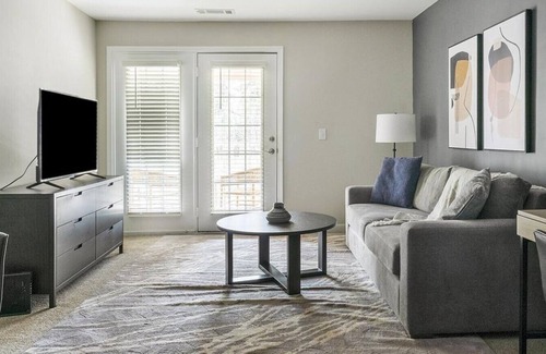 Lithonia Apartment | Landing at Retreat at Stonecrest - 1 Bedroom in Downtown Lithonia