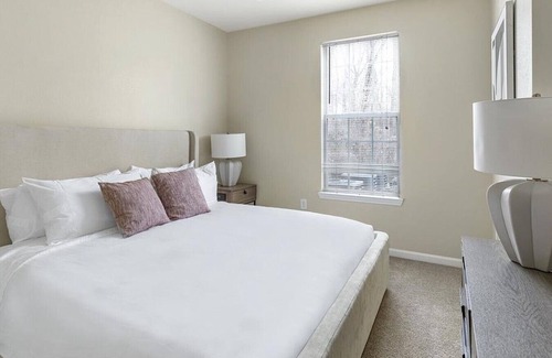 Madison Apartment | Landing at Somerset at Madison - 2 Bedrooms in Downtown Madison