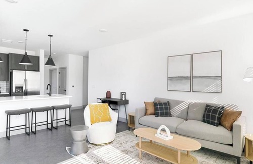 Richmond Apartment | Landing at Sphere - 1 Bedroom in Chamberlayne Industrial Center