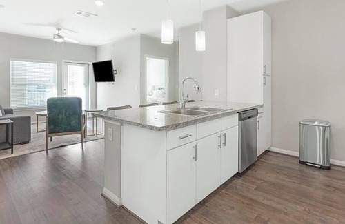 Stone Oak Apartment | Landing at The Abbey at Sonterra - 2 Bedrooms in Stone Oak