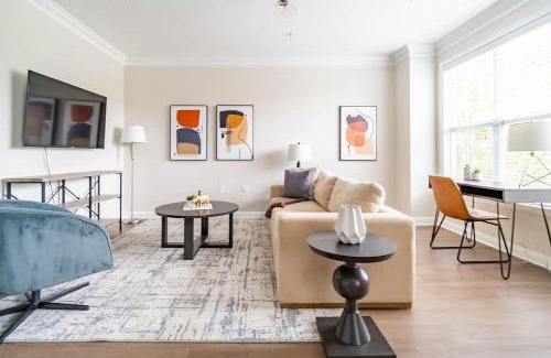 Cary Apartment | Landing at The Arboretum - Cary