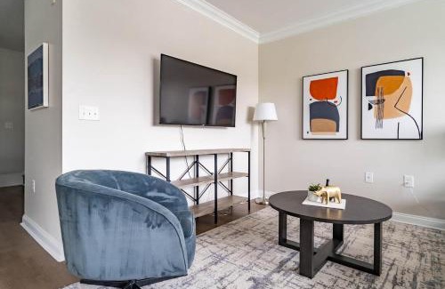 Cary Apartment | Landing at The Arboretum - Cary