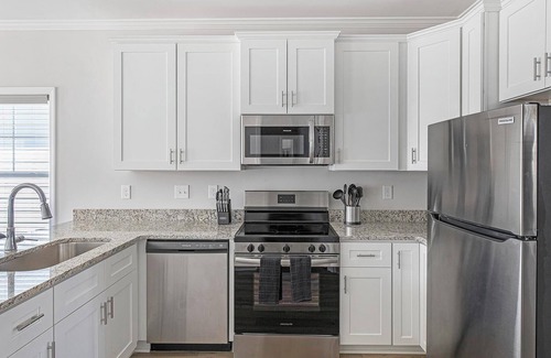 Huntsville Apartment | Landing at The Cottages at Oak Grove Dairy - 1 .