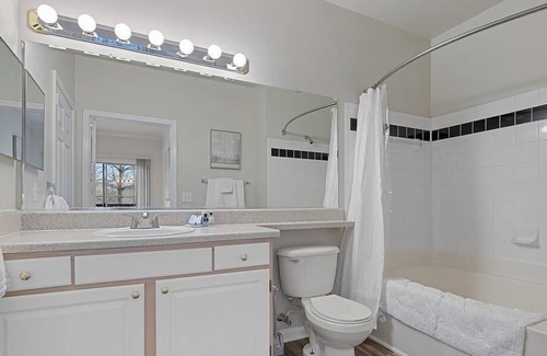 Winston - Salem Apartment | Landing at The Crowne Polo Apartments - 1 Bedroom in Downtown Winston Salem