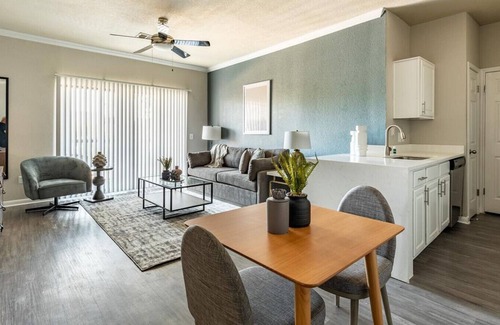 Fort Worth Apartment | Landing at The Heights of Cityview - 1 Bedroom in Downtown Fort Worth
