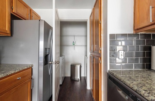 Downtown Fort Worth Apartment | Landing at The Henderson - 1 Bedroom in Downtow.