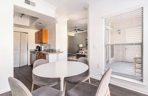 Downtown Fort Worth Apartment | Landing at The Henderson - 1 Bedroom in Downtow.