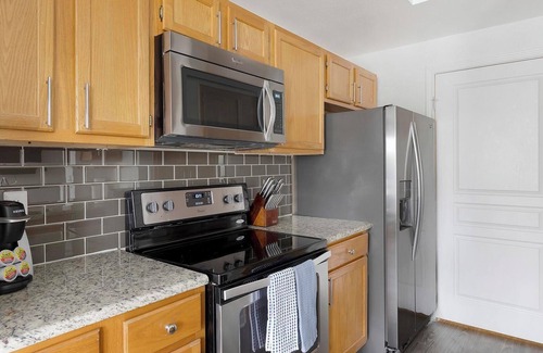 Downtown Fort Worth Apartment | Landing at The Henderson - 1 Bedroom in Downtow.