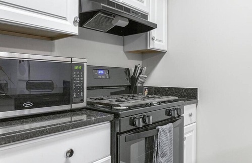 Indianapolis Apartment | Landing at The Lodge at Trails Edge - 1 Bedroom in Nora /Far Northside