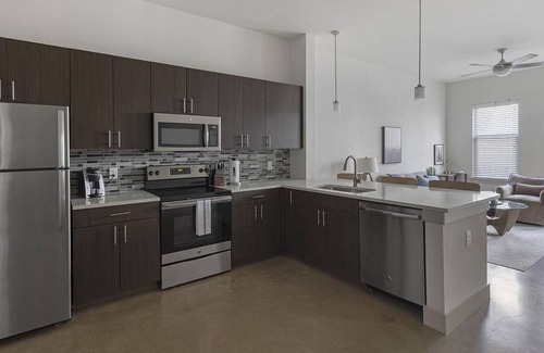 Vickery Meadow Apartment | Landing at The Mark at Midtown - 1 Bedroom in Northwest Dallas