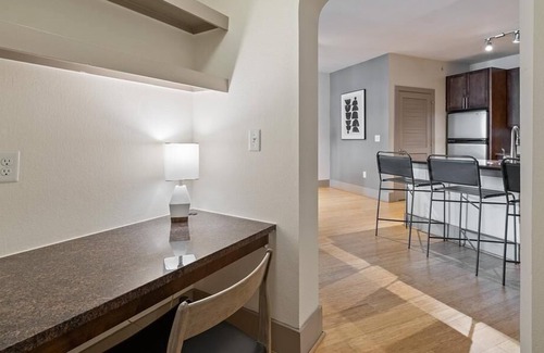 Cityplace Apartment | Landing at The Monterey by Windsor Apts - 1 Bedroom in Cityplace