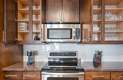 Cityplace Apartment | Landing at The Monterey by Windsor Apts - 1 Bedroom in Cityplace