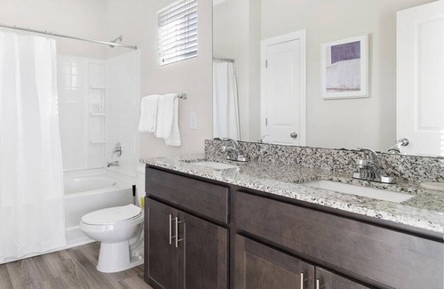 Clayton Apartment | Landing at The Pines at Glen Laurel - 2 Bedrooms in Downtown Clayton