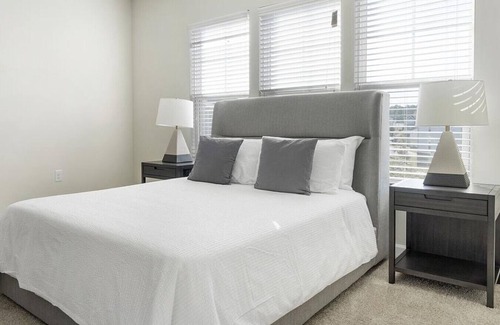 Clayton Apartment | Landing at The Pines at Glen Laurel - 2 Bedrooms in Downtown Clayton