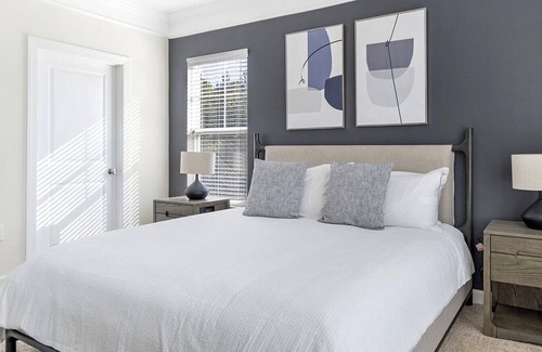 Clayton Apartment | Landing at The Pines at Glen Laurel - 2 Bedrooms in Downtown Clayton