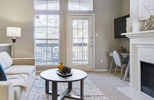 Las Colinas Apartment | Landing at The Station at MacArthur - 1 Bedroom in Las Colinas