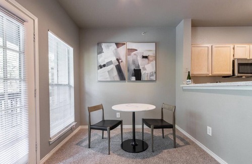 Las Colinas Apartment | Landing at The Station at MacArthur - 1 Bedroom in Las Colinas