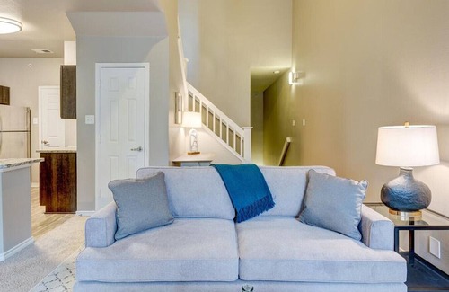 Las Colinas Apartment | Landing at The Station at MacArthur - 1 Bedroom in Las Colinas