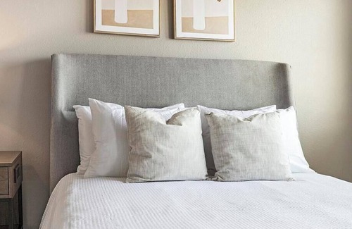 Las Colinas Apartment | Landing at The Station at MacArthur - 1 Bedroom in Las Colinas