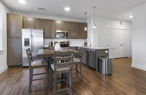 Stone Oak Apartment | Landing at The Vecina - 1 Bedroom in Stone Oak