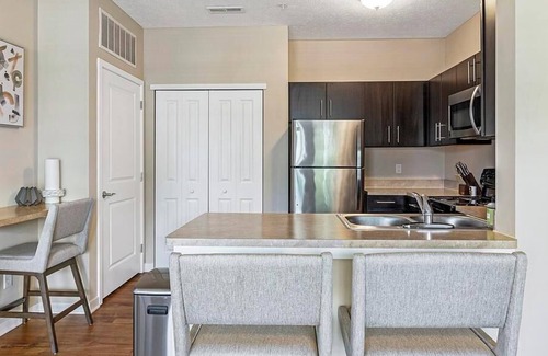 Columbus Apartment | Landing at The View at Polaris - 1 Bedroom in Far North