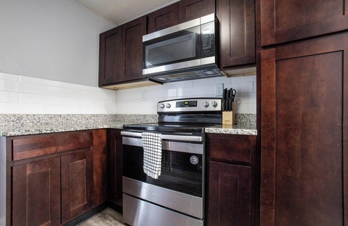 Fort Wayne Apartment | Landing at Three Rivers - Studio in Central For.