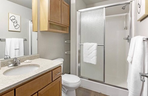 NoDo District Apartment | Landing at Tiptop - 2 Bedrooms in Jefferson Square