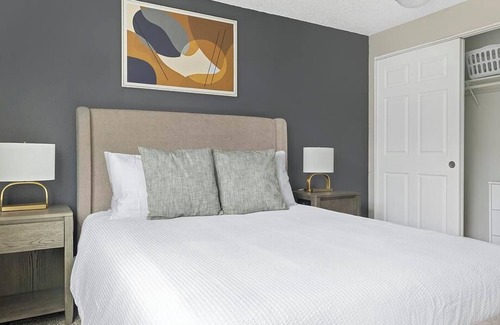 Vancouver Apartment | Landing at Treeline604 - 1 Bedroom in Downtown Vancouver