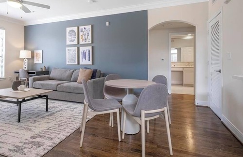 Energy Corridor Apartment | Landing at Village on Memorial Townhomes - 2 Bedrooms in Energy Corridor