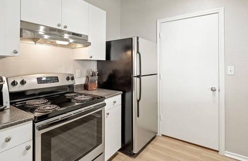 Dallas-Fort Worth Metroplex DFW Apartment | Landing at Villas of Vista Ridge - 2 Bedrooms in Downtown Lewisville
