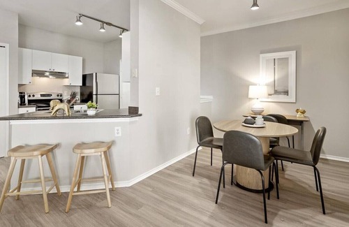 Dallas-Fort Worth Metroplex DFW Apartment | Landing at Villas of Vista Ridge - 2 Bedrooms in Downtown Lewisville