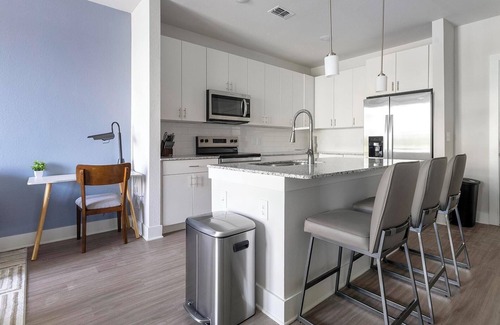 The Forum Apartment | Landing | Beautiful 1BD, Gym