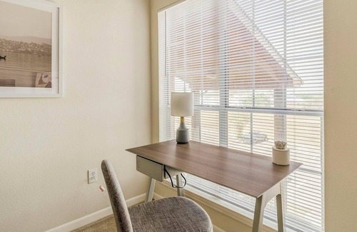 Southbelt/Ellington Apartment | Landing | Beautiful 1BD, Clubhouse, Pool