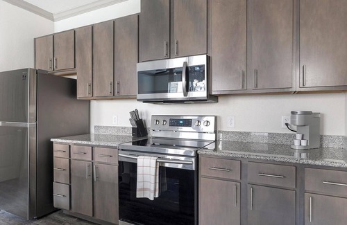 Manor Apartment | Landing | Beautiful 1BD, Clubhouse, Gym
