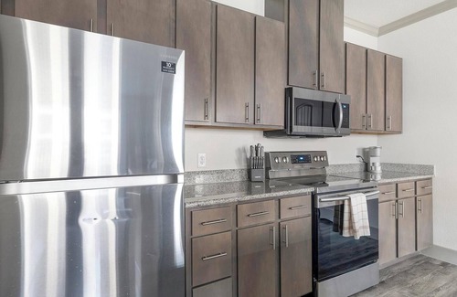 Manor Apartment | Landing | Beautiful 1BD, Courtyard, Pool
