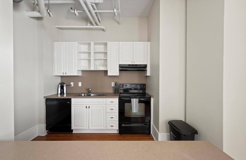 Downtown Nashville Apartment | Landing | Beautiful 1BD, Gym