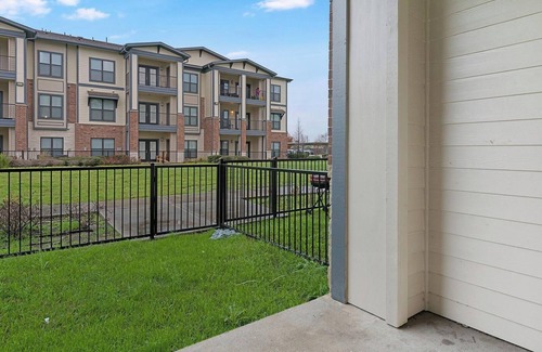 Katy Apartment | Landing | Beautiful 2BD, Clubhouse, Gym