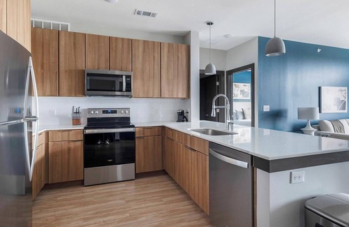 Buda Apartment | Landing | Beautiful 2BD in Brooks Crossing